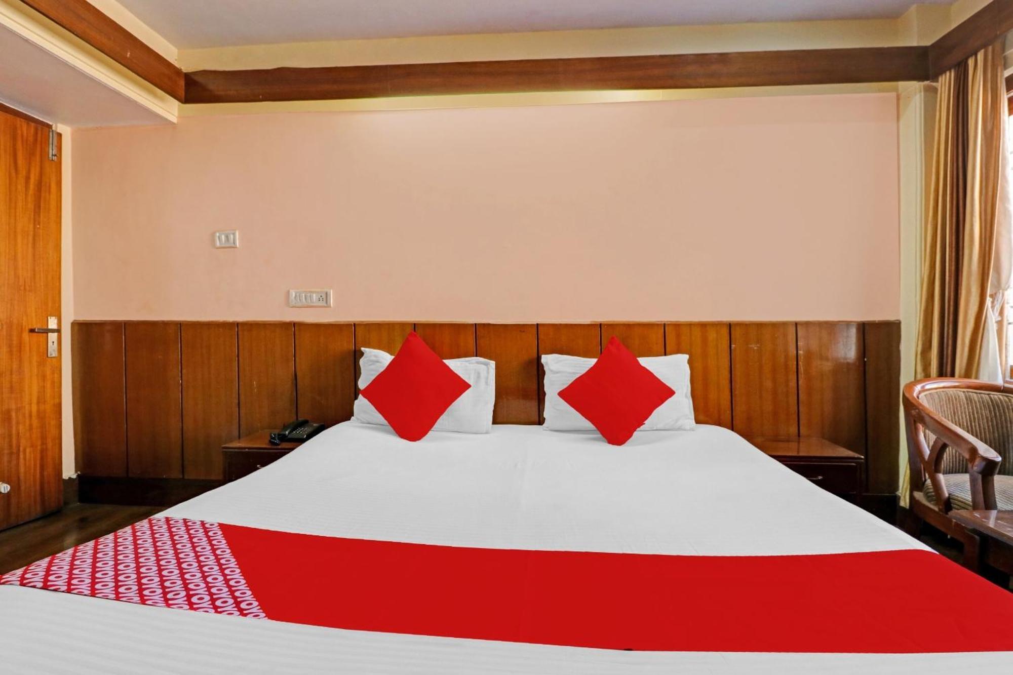 Flagship Hotel Yadgar Шимла Екстериор снимка