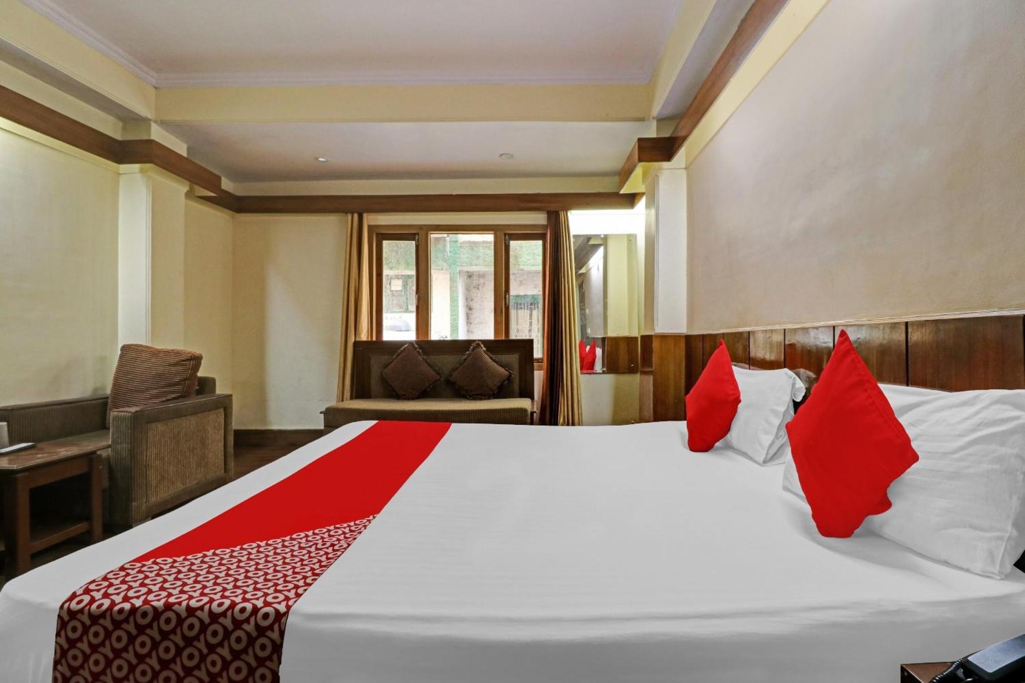 Flagship Hotel Yadgar Шимла Екстериор снимка